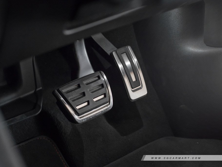 https://i.i-sgcm.com/new_cars/cars/11781/11781_g44