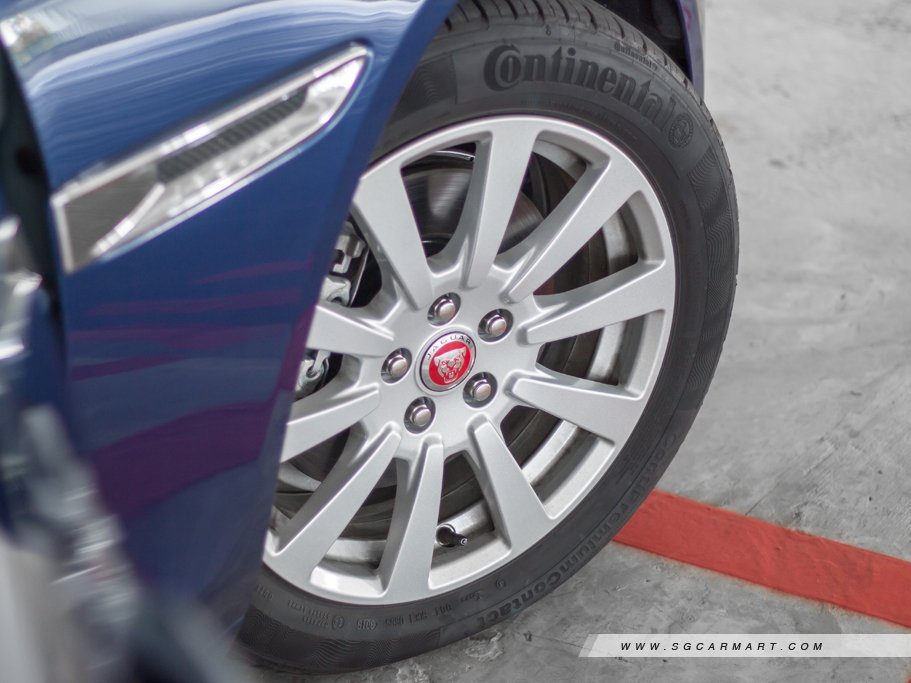 https://i.i-sgcm.com/new_cars/cars/11783/11783_g22