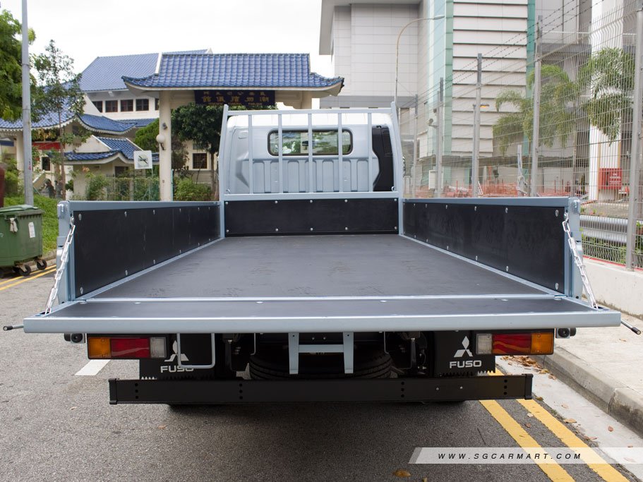 https://i.i-sgcm.com/new_cars/cars/11786/11786_g13