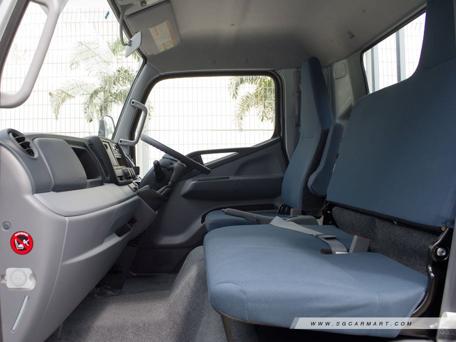 https://i.i-sgcm.com/new_cars/cars/11786/11786_g7