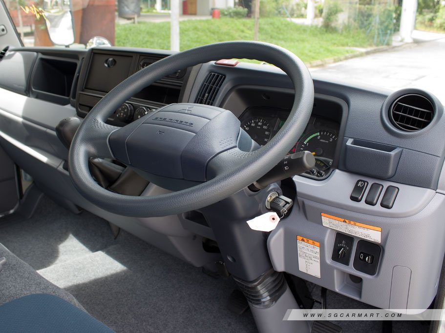 https://i.i-sgcm.com/new_cars/cars/11786/11786_g8