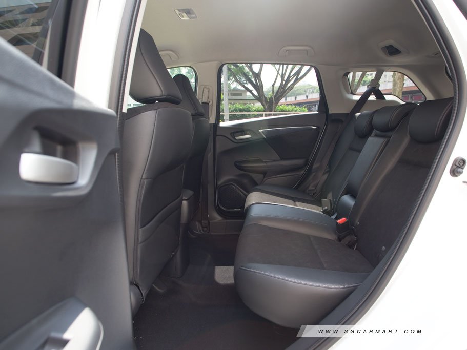 https://i.i-sgcm.com/new_cars/cars/11787/11787_g12