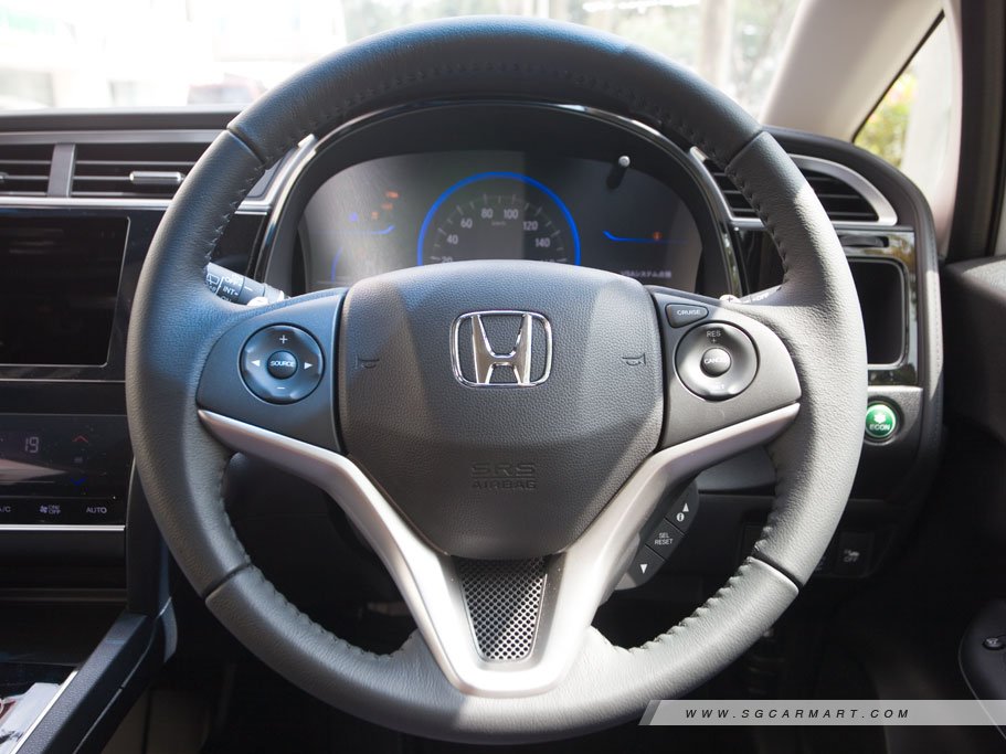 https://i.i-sgcm.com/new_cars/cars/11787/11787_g15