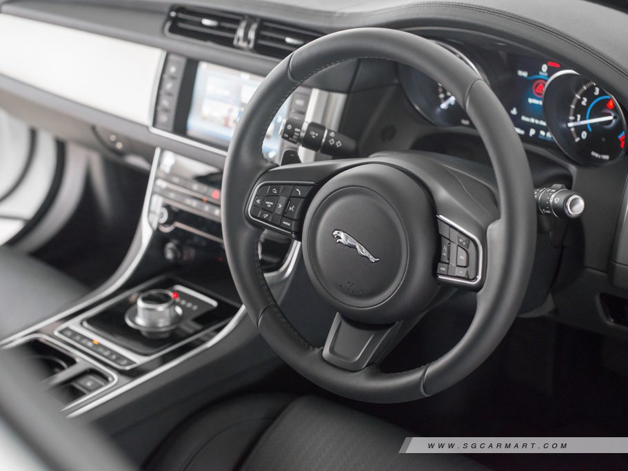 https://i.i-sgcm.com/new_cars/cars/11789/11789_g28