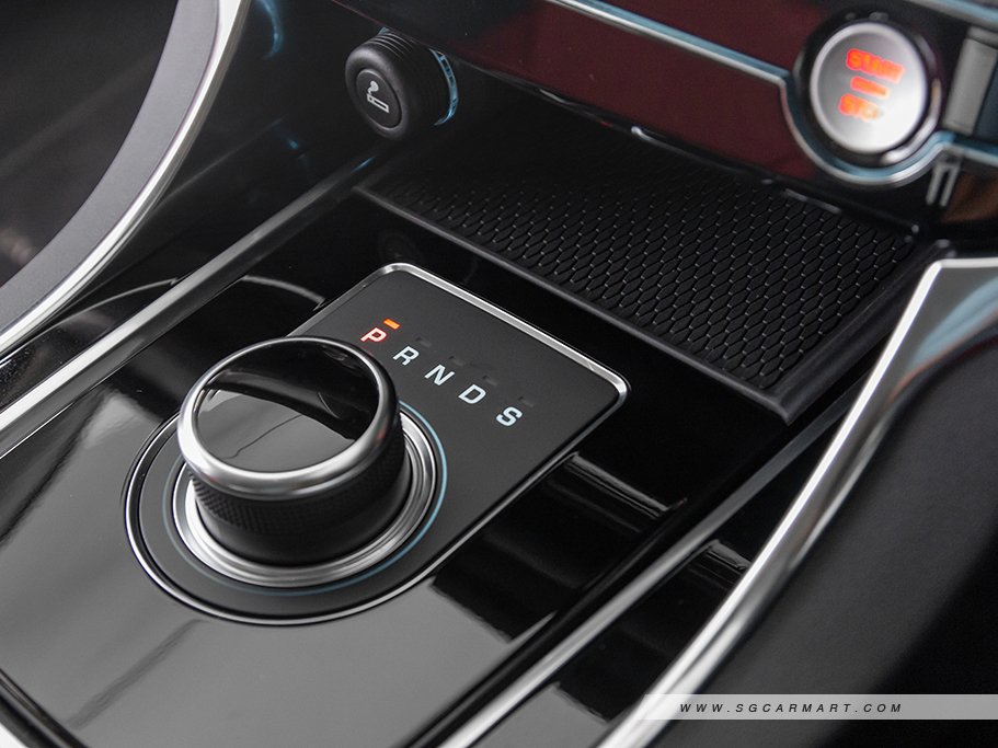 https://i.i-sgcm.com/new_cars/cars/11789/11789_g68