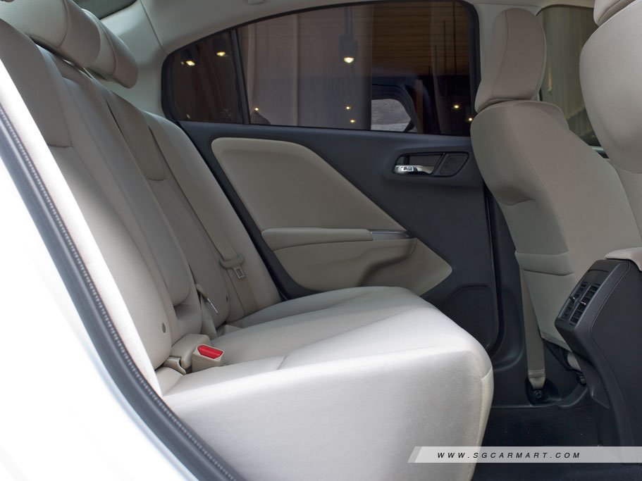 https://i.i-sgcm.com/new_cars/cars/11791/11791_g10