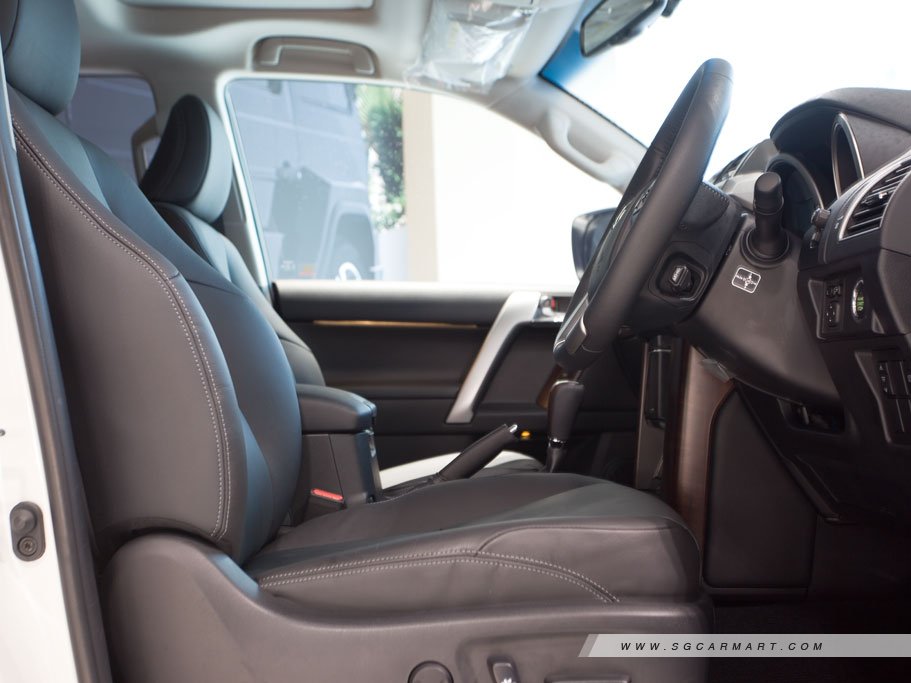 https://i.i-sgcm.com/new_cars/cars/11792/11792_g14