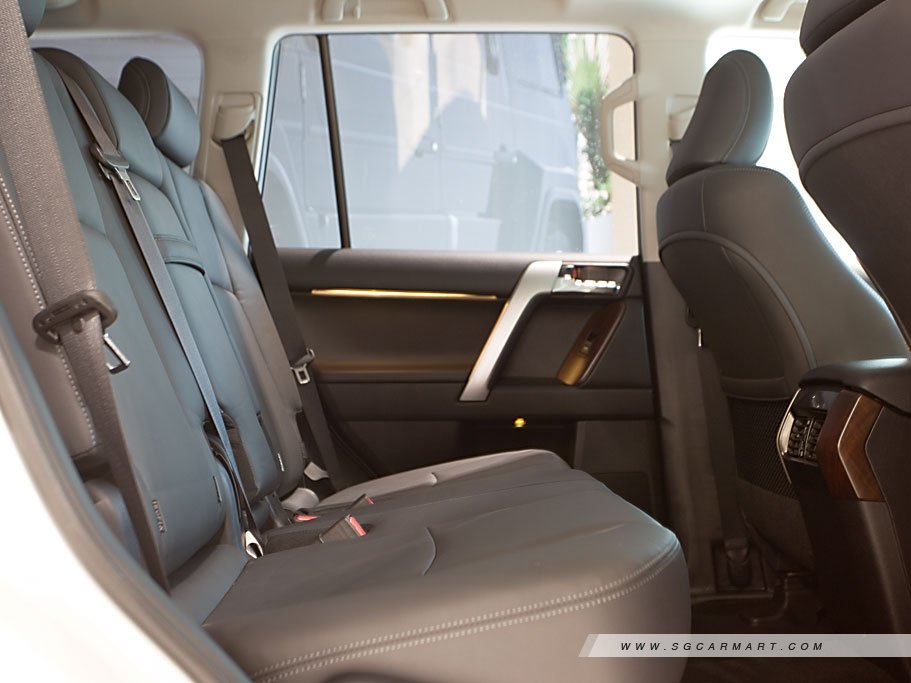 https://i.i-sgcm.com/new_cars/cars/11792/11792_g15
