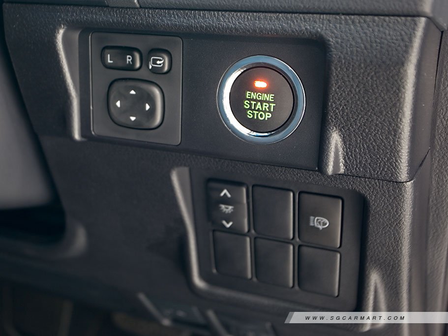 https://i.i-sgcm.com/new_cars/cars/11792/11792_g24