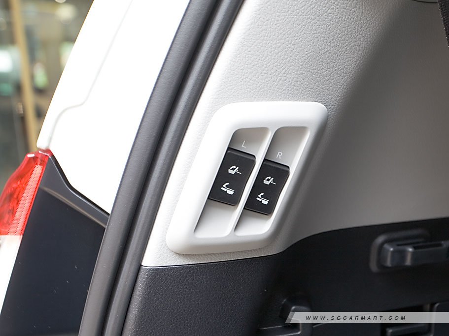 https://i.i-sgcm.com/new_cars/cars/11792/11792_g29