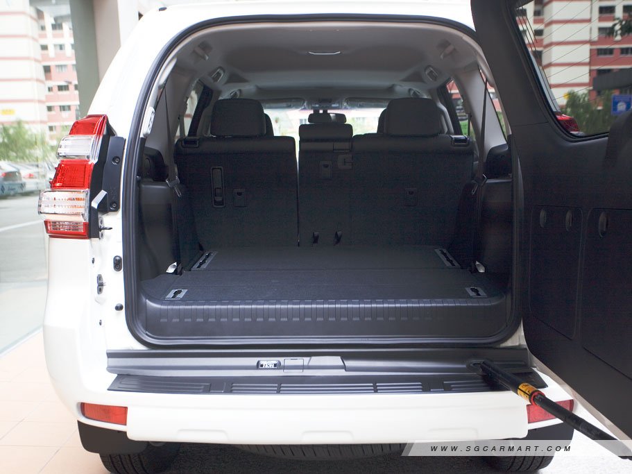 https://i.i-sgcm.com/new_cars/cars/11792/11792_g30