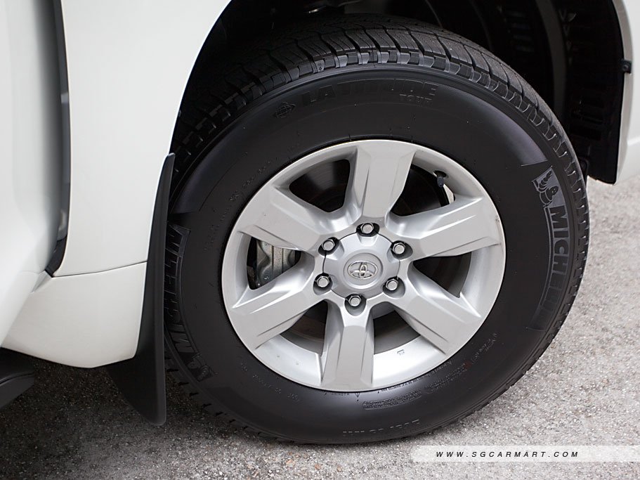 https://i.i-sgcm.com/new_cars/cars/11792/11792_g9