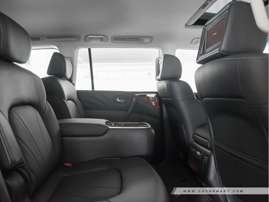 https://i.i-sgcm.com/new_cars/cars/11796/11796_g23