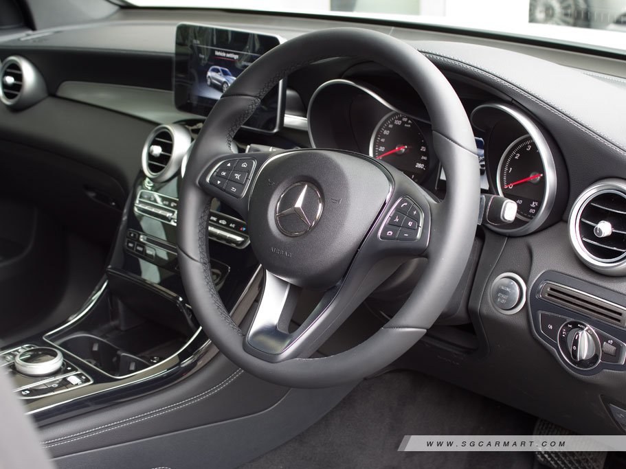 https://i.i-sgcm.com/new_cars/cars/11798/11798_g15