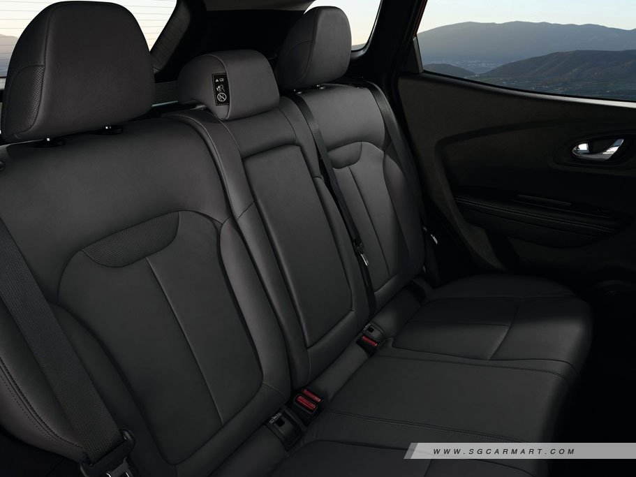 https://i.i-sgcm.com/new_cars/cars/11802/11802_g11