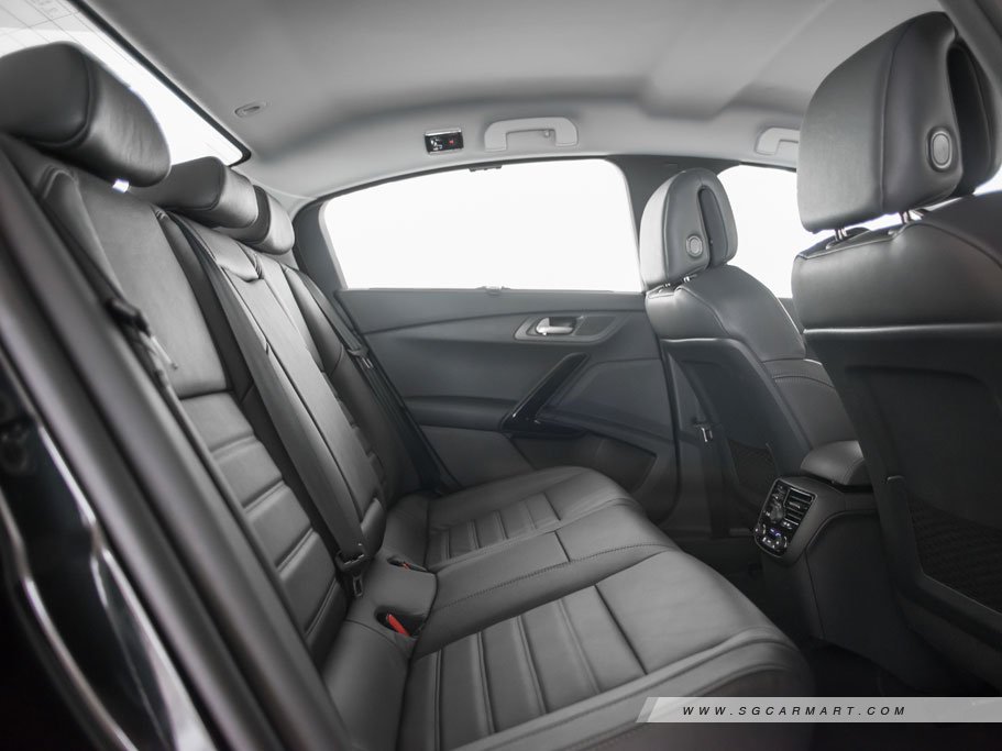 https://i.i-sgcm.com/new_cars/cars/11805/11805_g12