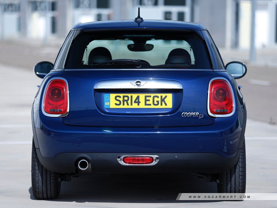 MINI Cooper D 5-Door 11