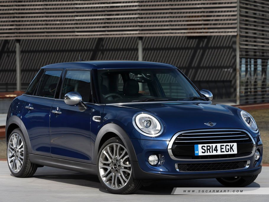 MINI Cooper D 5-Door 1