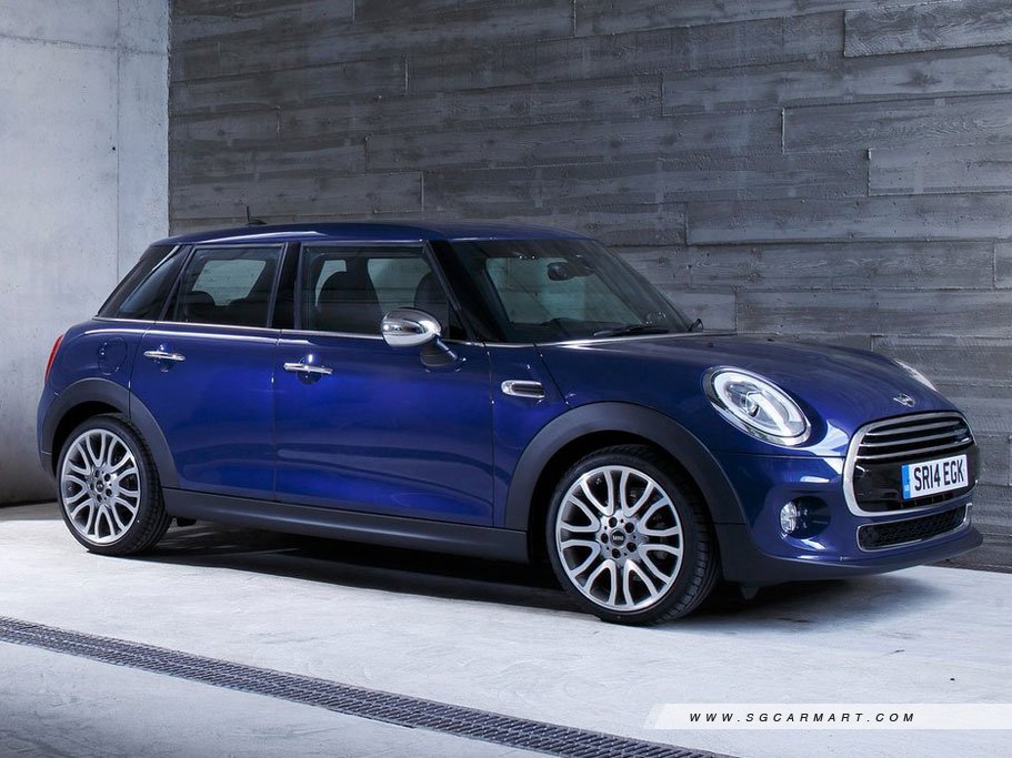 MINI Cooper D 5-Door 3