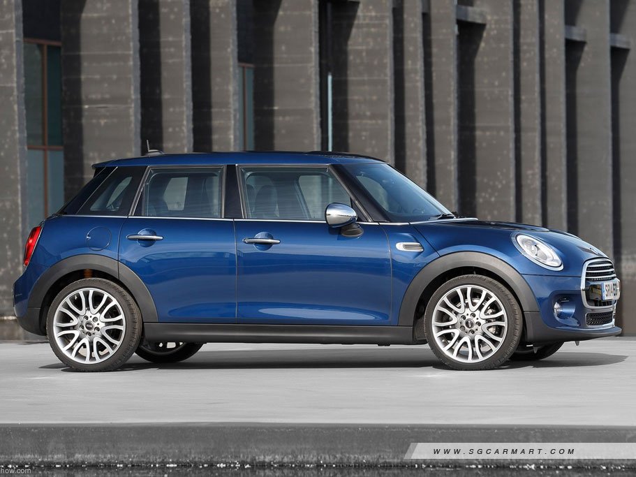 MINI Cooper D 5-Door 6