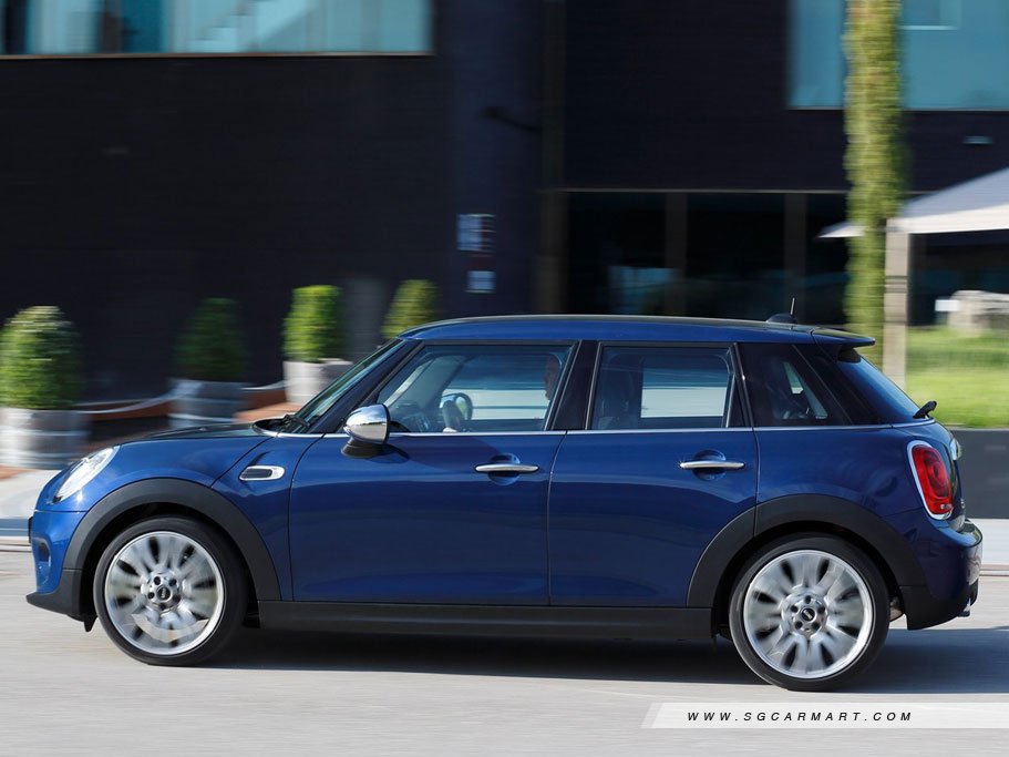 MINI Cooper D 5-Door 7