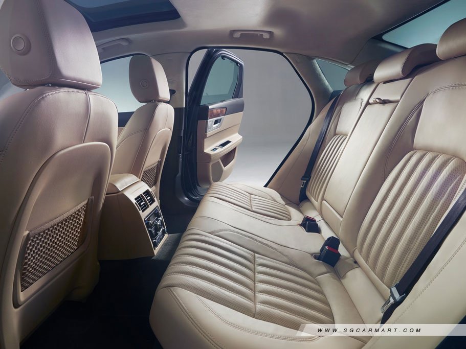 https://i.i-sgcm.com/new_cars/cars/11808/11808_g13