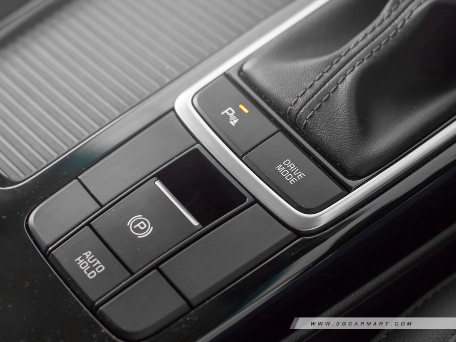 https://i.i-sgcm.com/new_cars/cars/11810/11810_g32