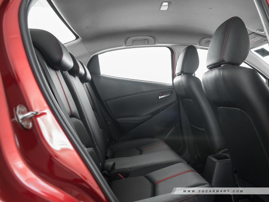 https://i.i-sgcm.com/new_cars/cars/11811/11811_g23
