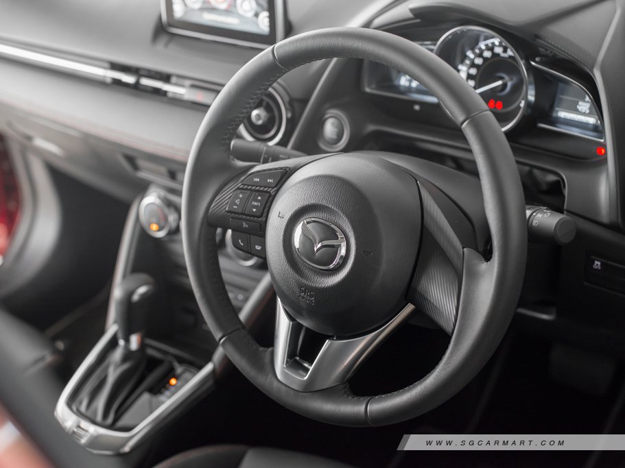 https://i.i-sgcm.com/new_cars/cars/11811/11811_g25