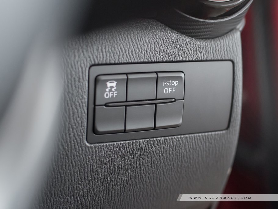 https://i.i-sgcm.com/new_cars/cars/11811/11811_g26