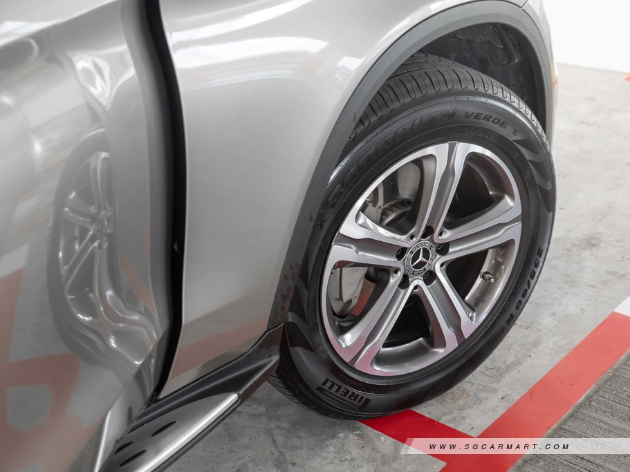 https://i.i-sgcm.com/new_cars/cars/11819/11819_g64