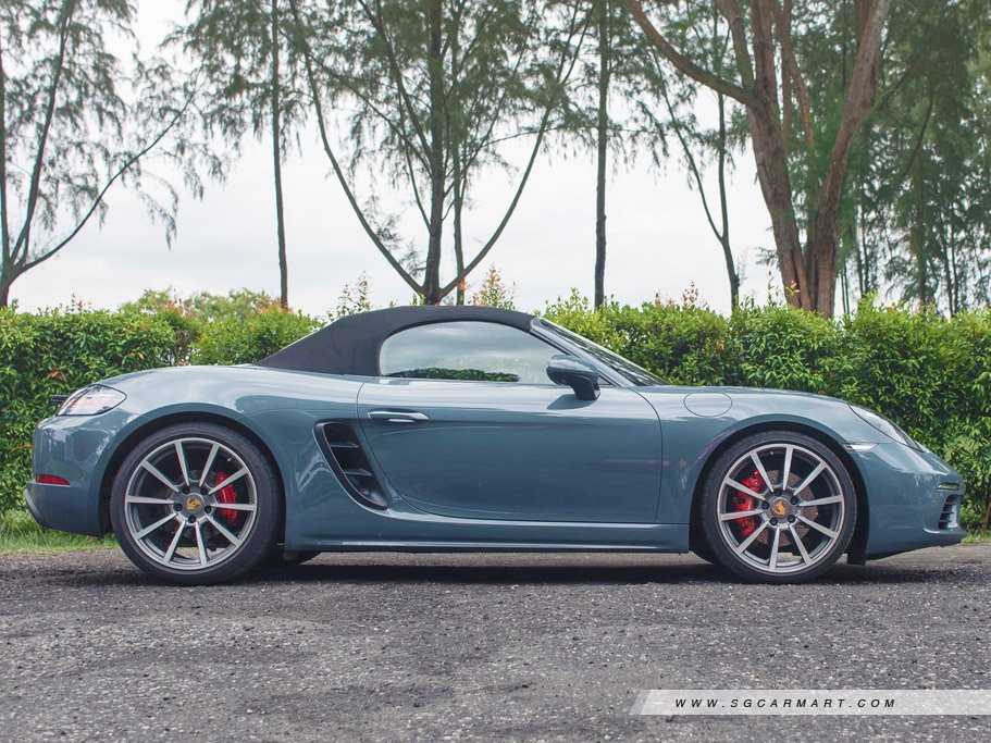 https://i.i-sgcm.com/new_cars/cars/11821/11821_g16