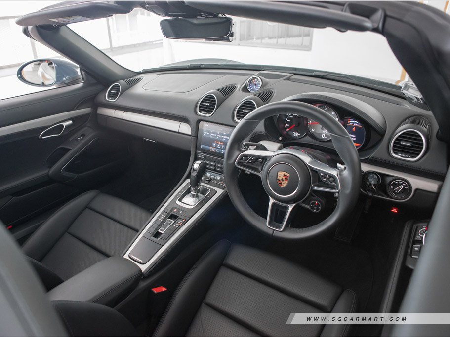 https://i.i-sgcm.com/new_cars/cars/11821/11821_g26