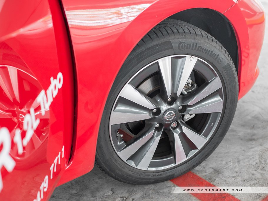 https://i.i-sgcm.com/new_cars/cars/11822/11822_g15