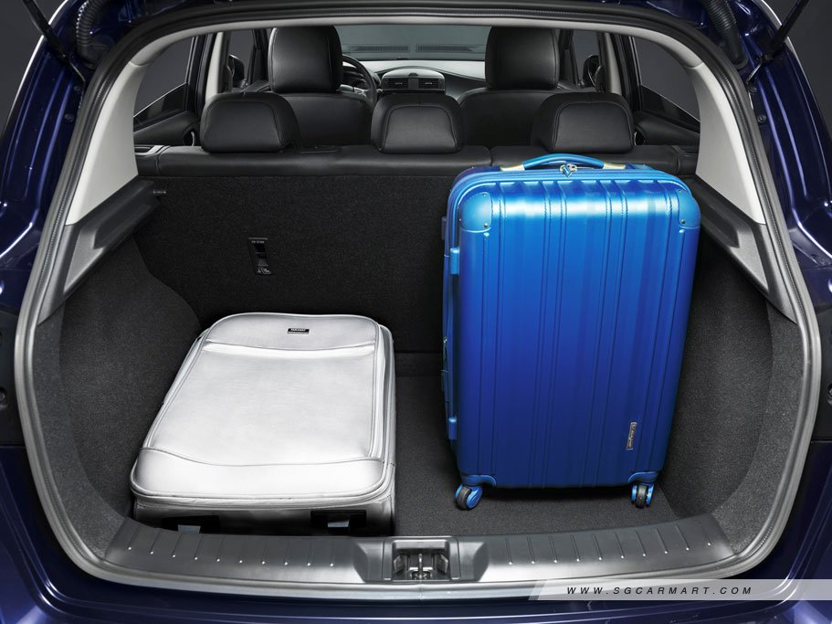 https://i.i-sgcm.com/new_cars/cars/11822/11822_g7