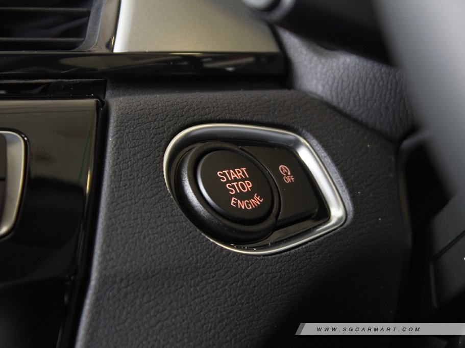 https://i.i-sgcm.com/new_cars/cars/11823/11823_g17