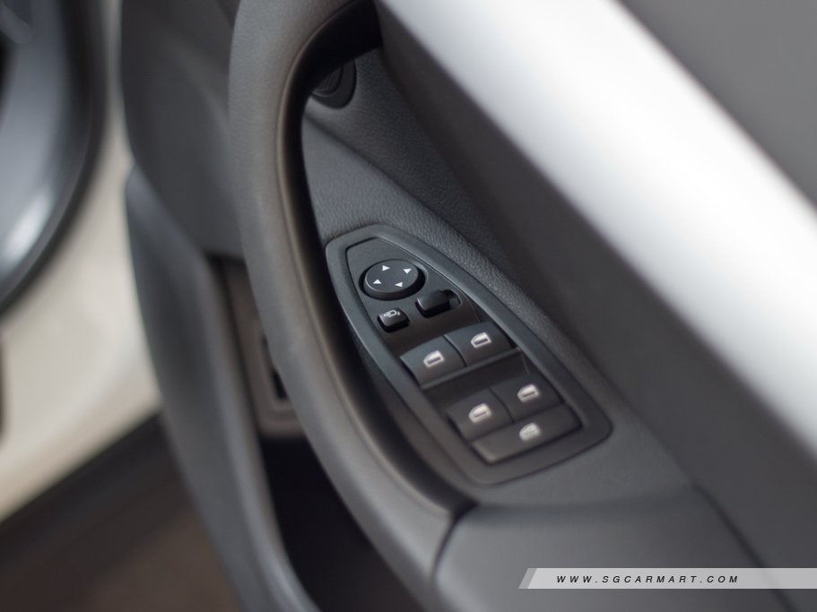 https://i.i-sgcm.com/new_cars/cars/11823/11823_g26