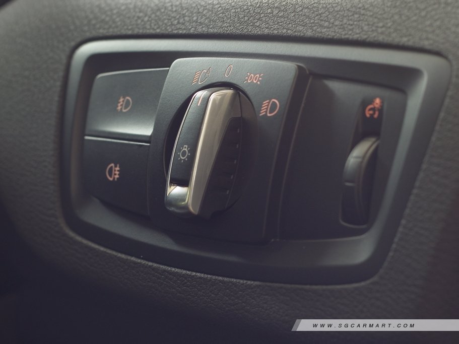 https://i.i-sgcm.com/new_cars/cars/11823/11823_g27