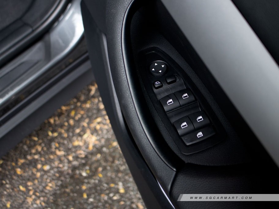 https://i.i-sgcm.com/new_cars/cars/11823/11823_g55