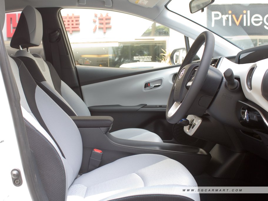 Toyota Prius Hybrid 2016 11