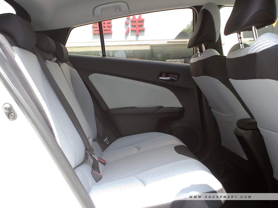 Toyota Prius Hybrid 2016 12