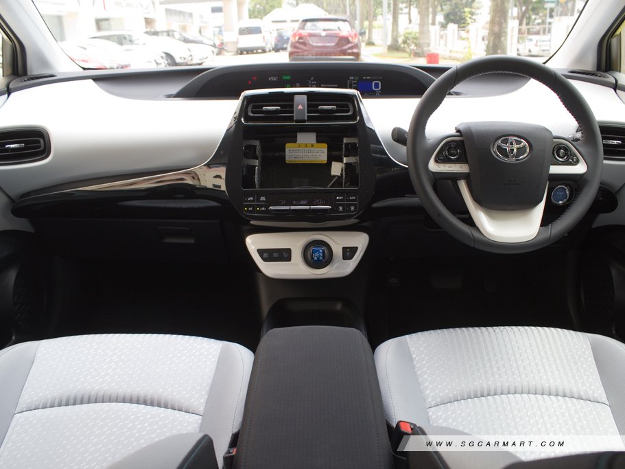 Toyota Prius Hybrid 2016 13