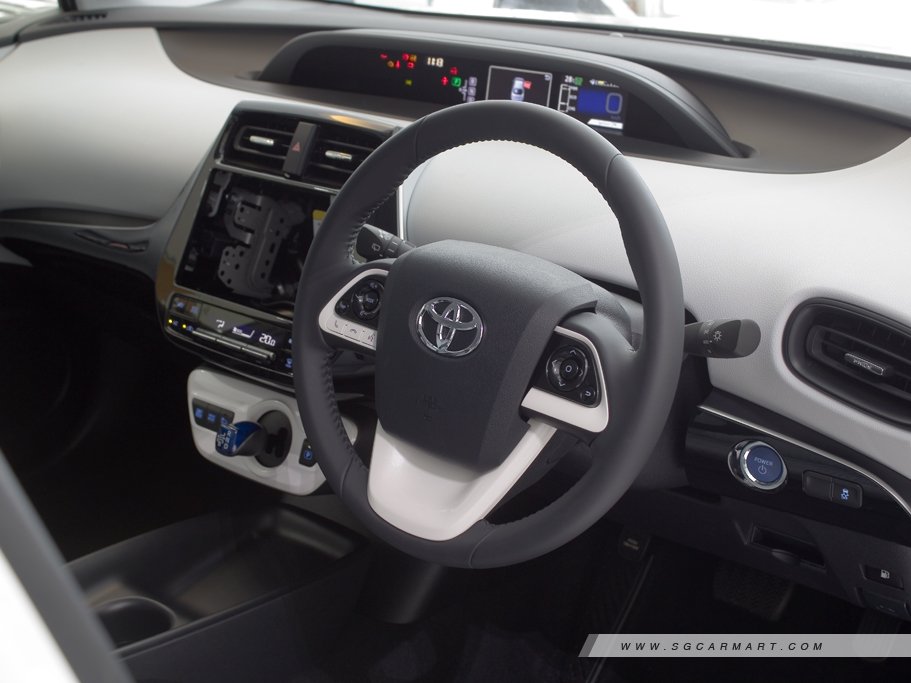 Toyota Prius Hybrid 2016 14