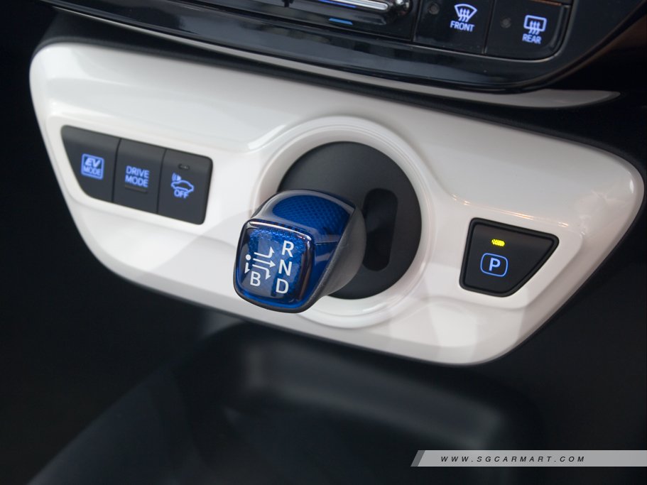 Toyota Prius Hybrid 2016 18