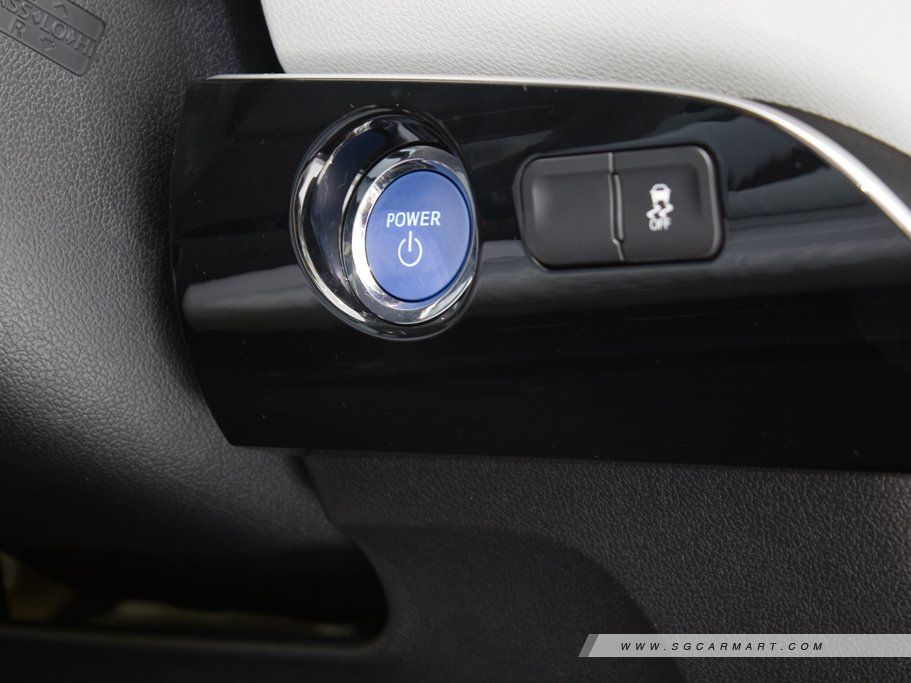 Toyota Prius Hybrid 2016 19
