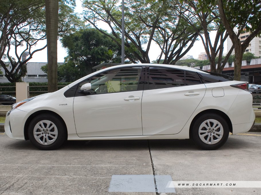 Toyota Prius Hybrid 2016 3
