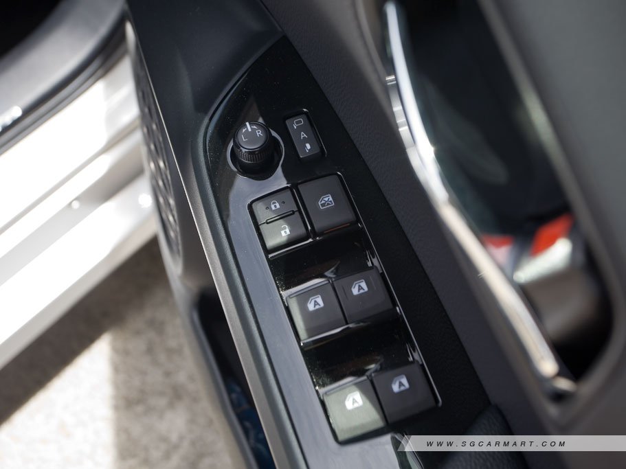 https://i.i-sgcm.com/new_cars/cars/11830/11830_g41