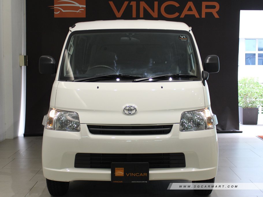https://i.i-sgcm.com/new_cars/cars/11831/11831_g2