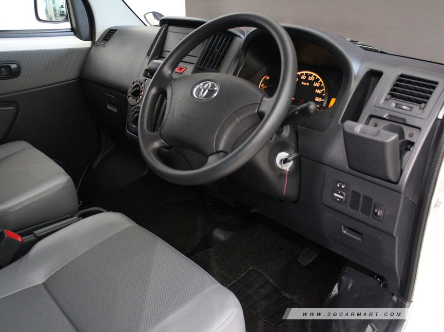 https://i.i-sgcm.com/new_cars/cars/11831/11831_g5