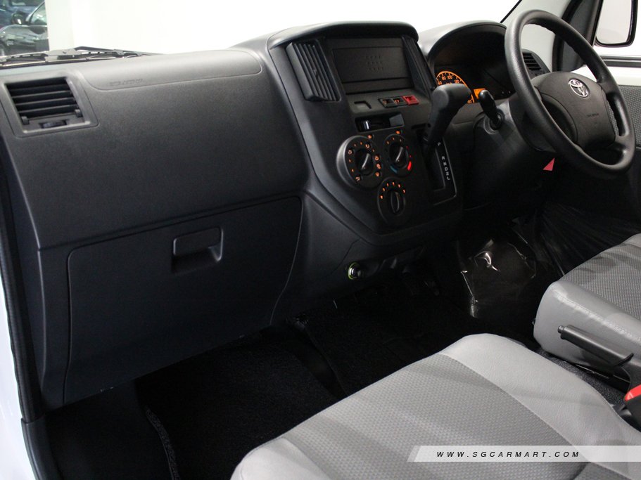https://i.i-sgcm.com/new_cars/cars/11831/11831_g7